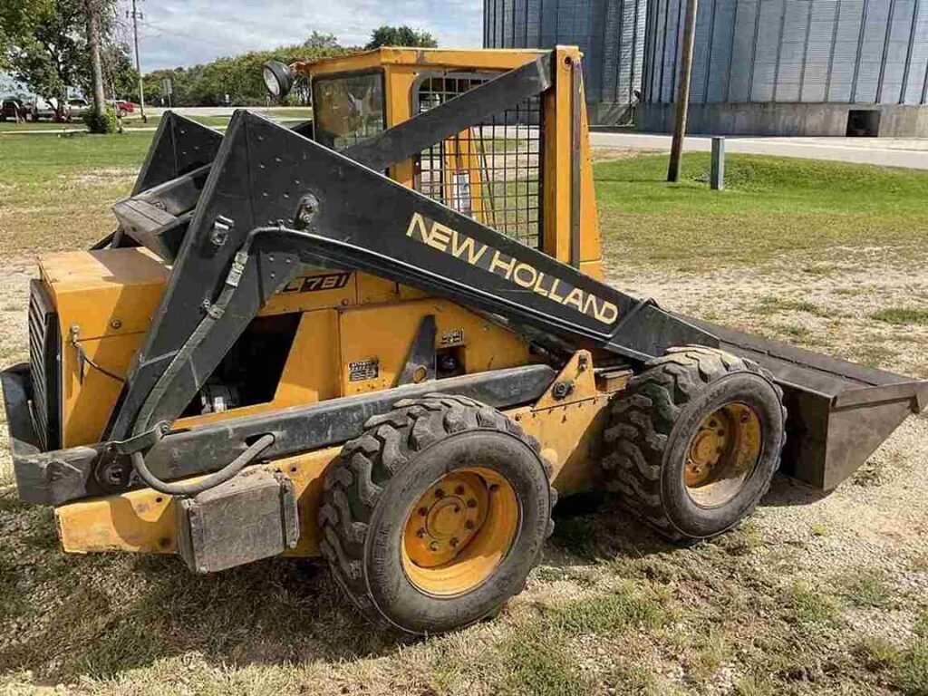 New Holland L781, L784, L785 SkidSteer Loader Service Manual