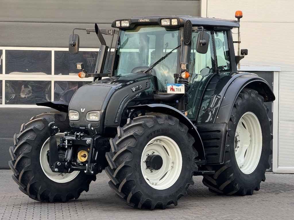 Valtra N122V Valtra N122V, N122D, N142V, N142D, X120 Tractors Repair Manual