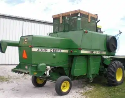 John Deere 4400 and 4420 Combines Repair Technical Manual