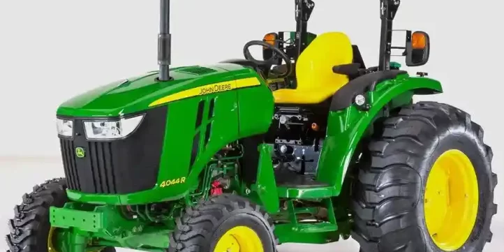 John Deere 4044M 4066R Heavy Duty Tractors Operator’s Manual