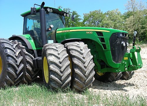 John Deere 8130 8230Tractors Operator Manual John Deere 8130 8230 Tractors Operator Manual