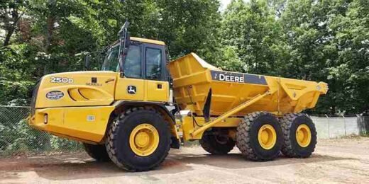 John Deere 250D and 300D Series 2 Articulated Dump Trucks Operator Manual