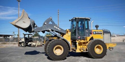 John Deere 644K 4WD Loader Operation and Test Manual TM13116x19