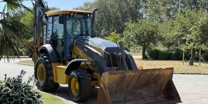 710K Backhoe Loader
